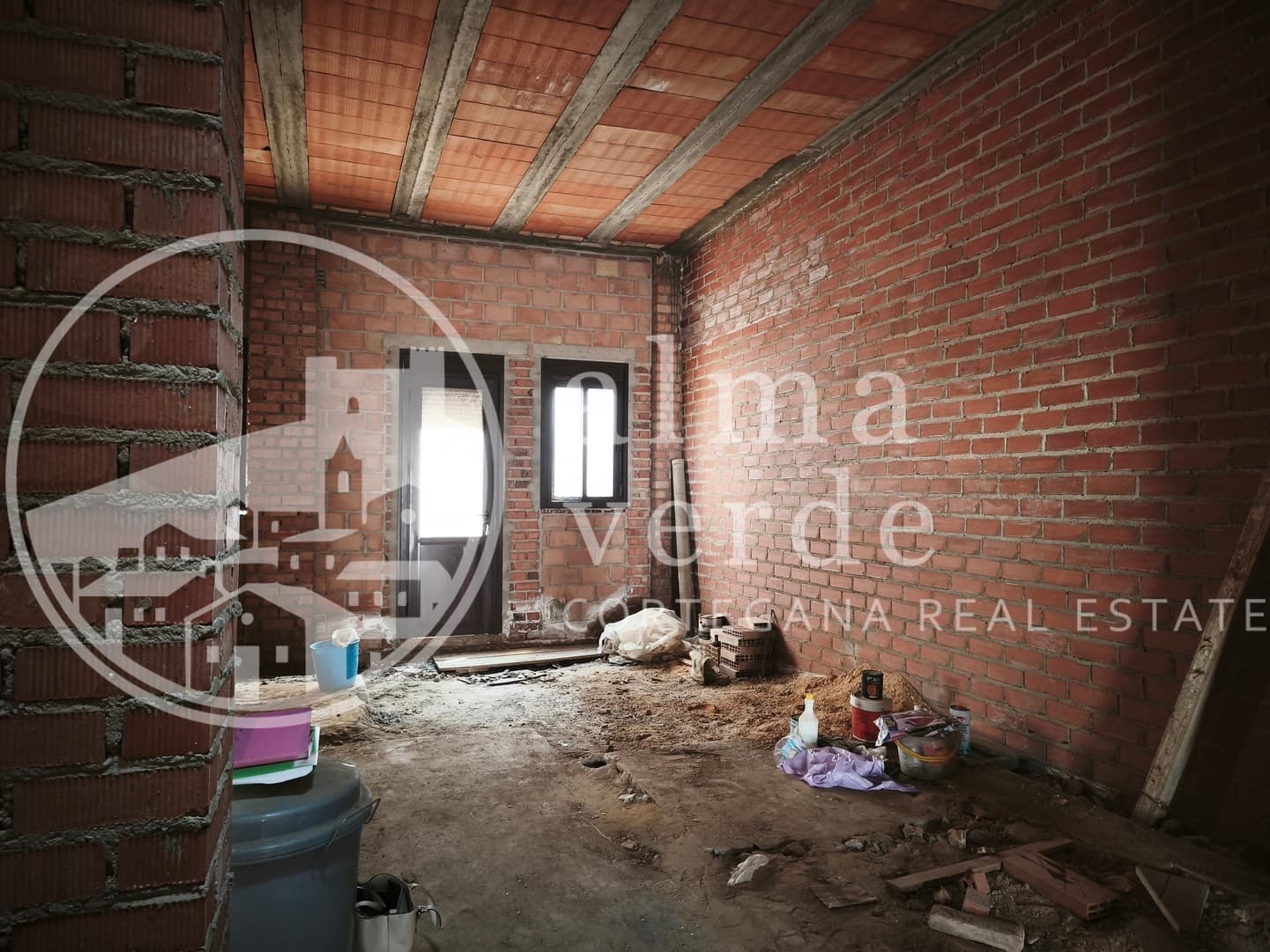 Casa céntrica de esquina frente a la estación - Imagen 8