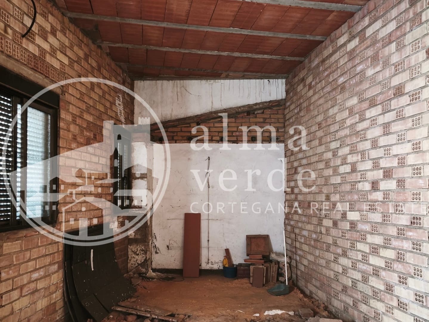 Casa céntrica de esquina frente a la estación - Imagen 6
