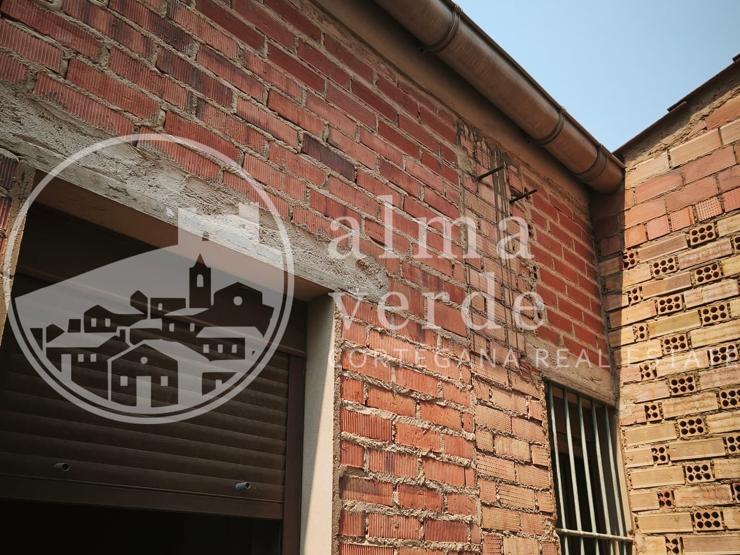Casa céntrica de esquina frente a la estación - Imagen 9